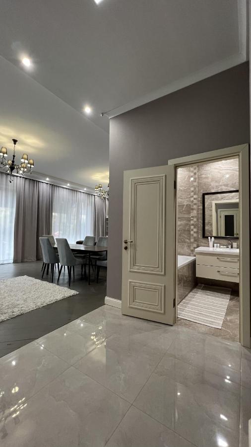 Hotel Manica Esentai City Almaty Exterior foto